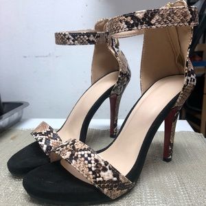 NEW ⚡️ Snake print heels 👠